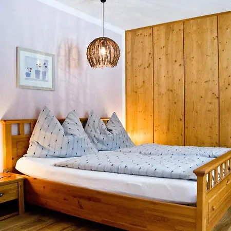 Waldesruh/halseralm Guest house
